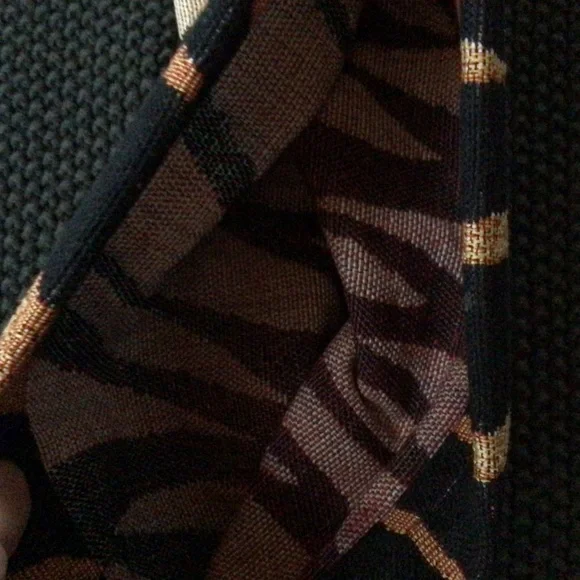 Tiger Fabric Clutch with button Detail - Picture 4 of 4